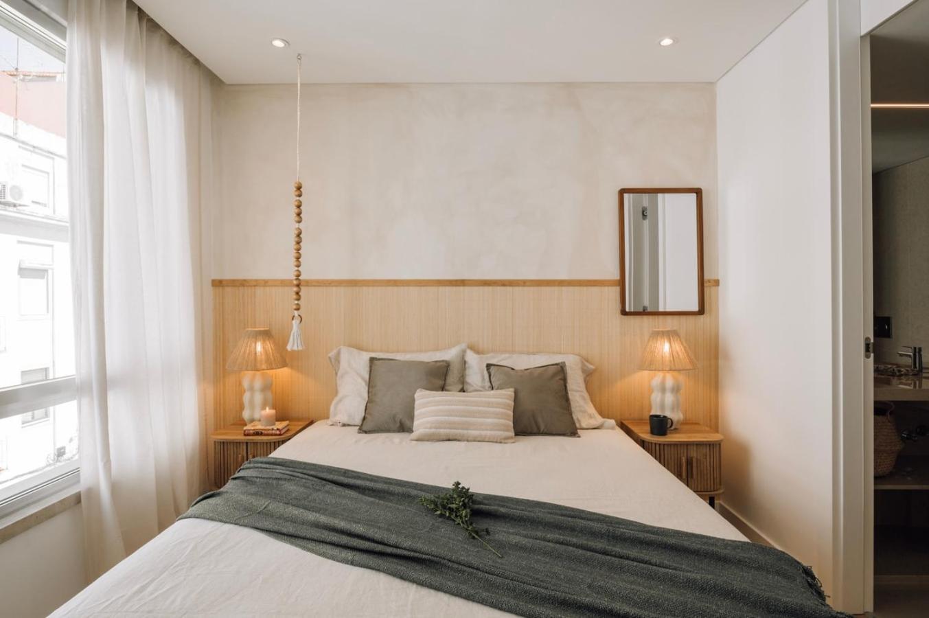 Sabaudia - 2 Bedrooms And Balcony In Alvalade Lisboa