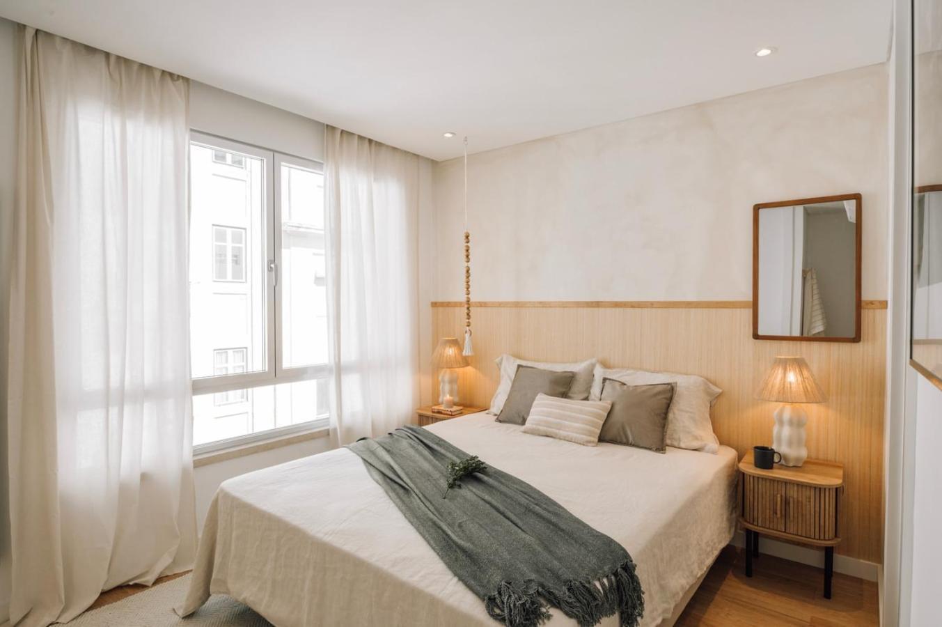 Sabaudia - 2 Bedrooms And Balcony In Alvalade