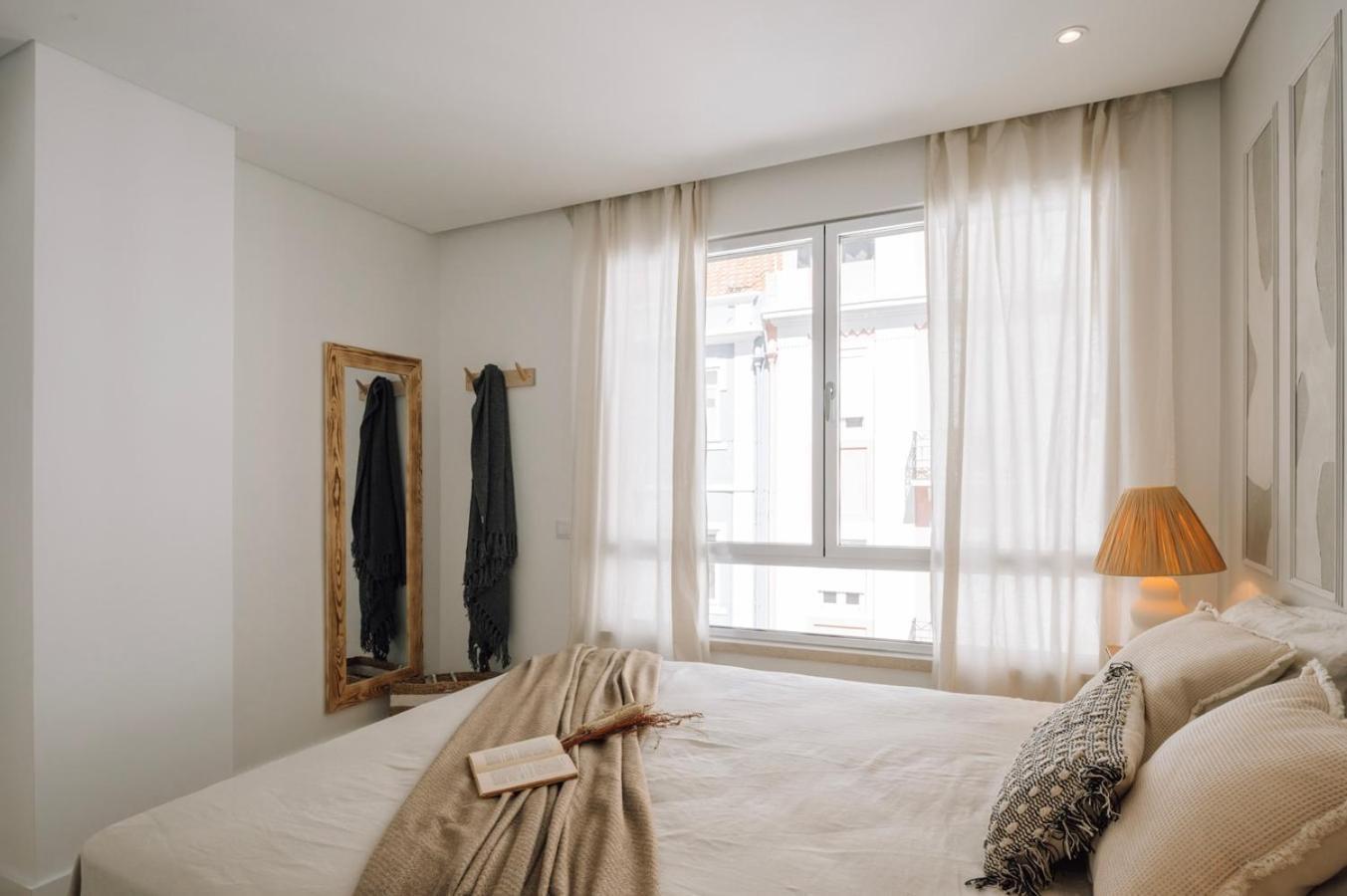Appartement Sabaudia - 2 Bedrooms And Balcony In Alvalade Lisboa